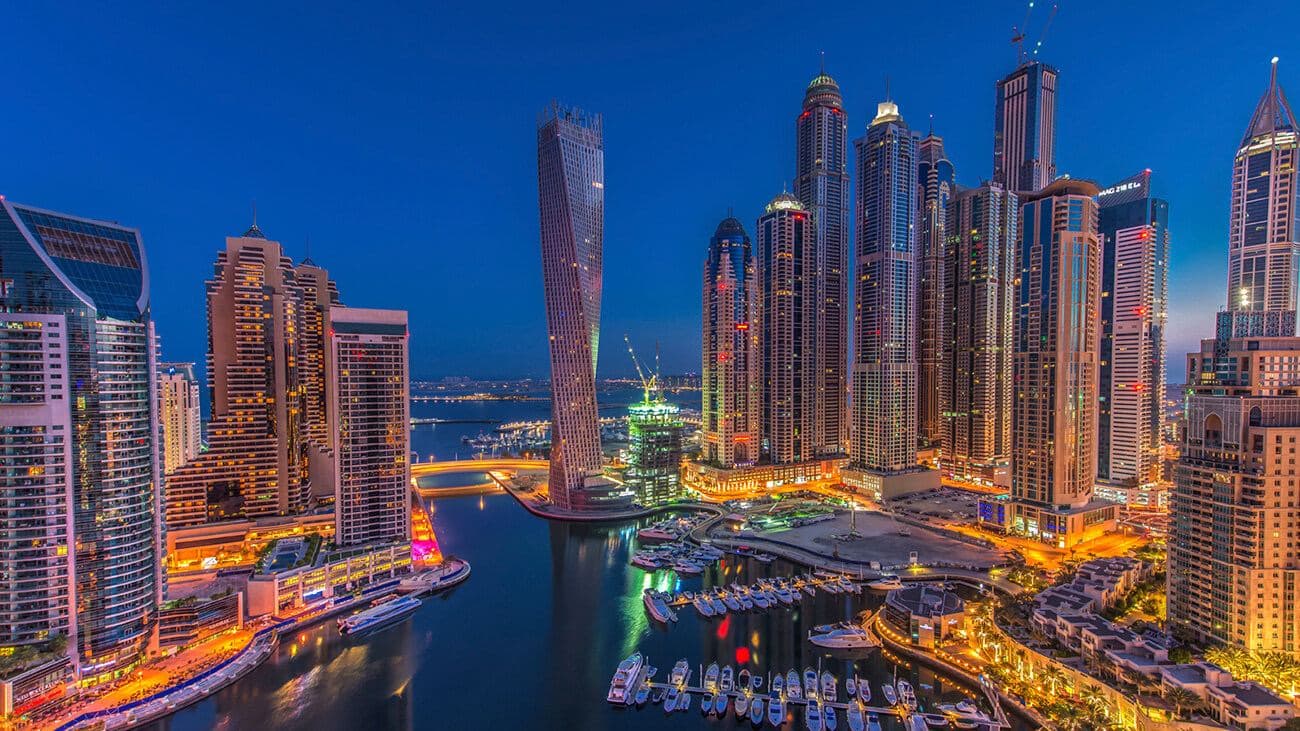 Cayan Tower, Dubai Marina, Dubai