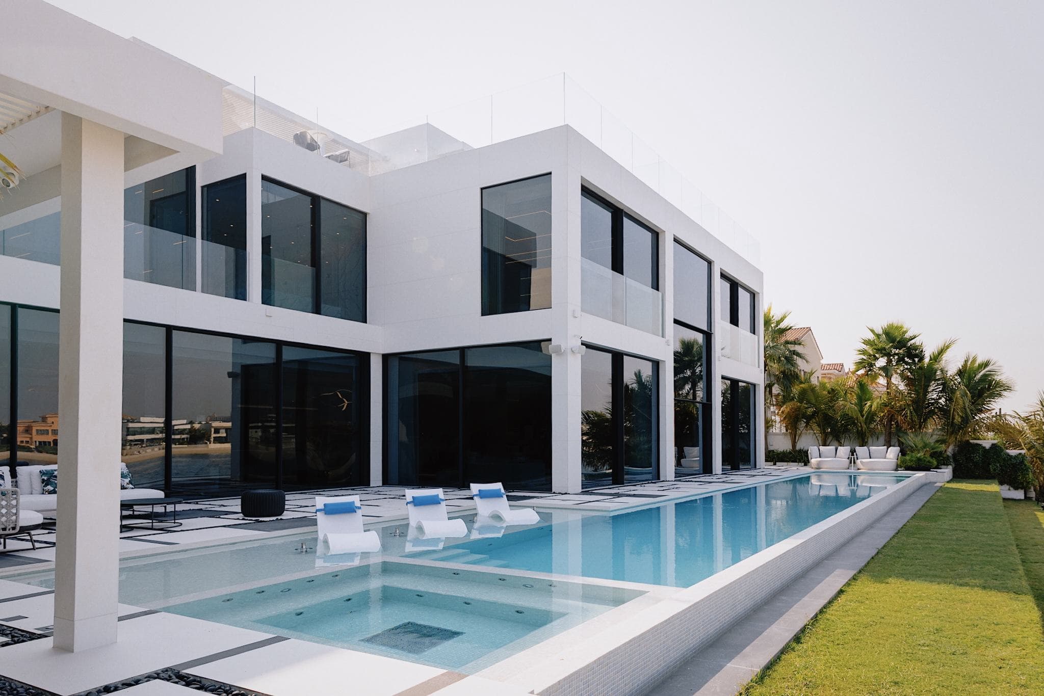 Palm Jumeirah villa with a long infinity pool