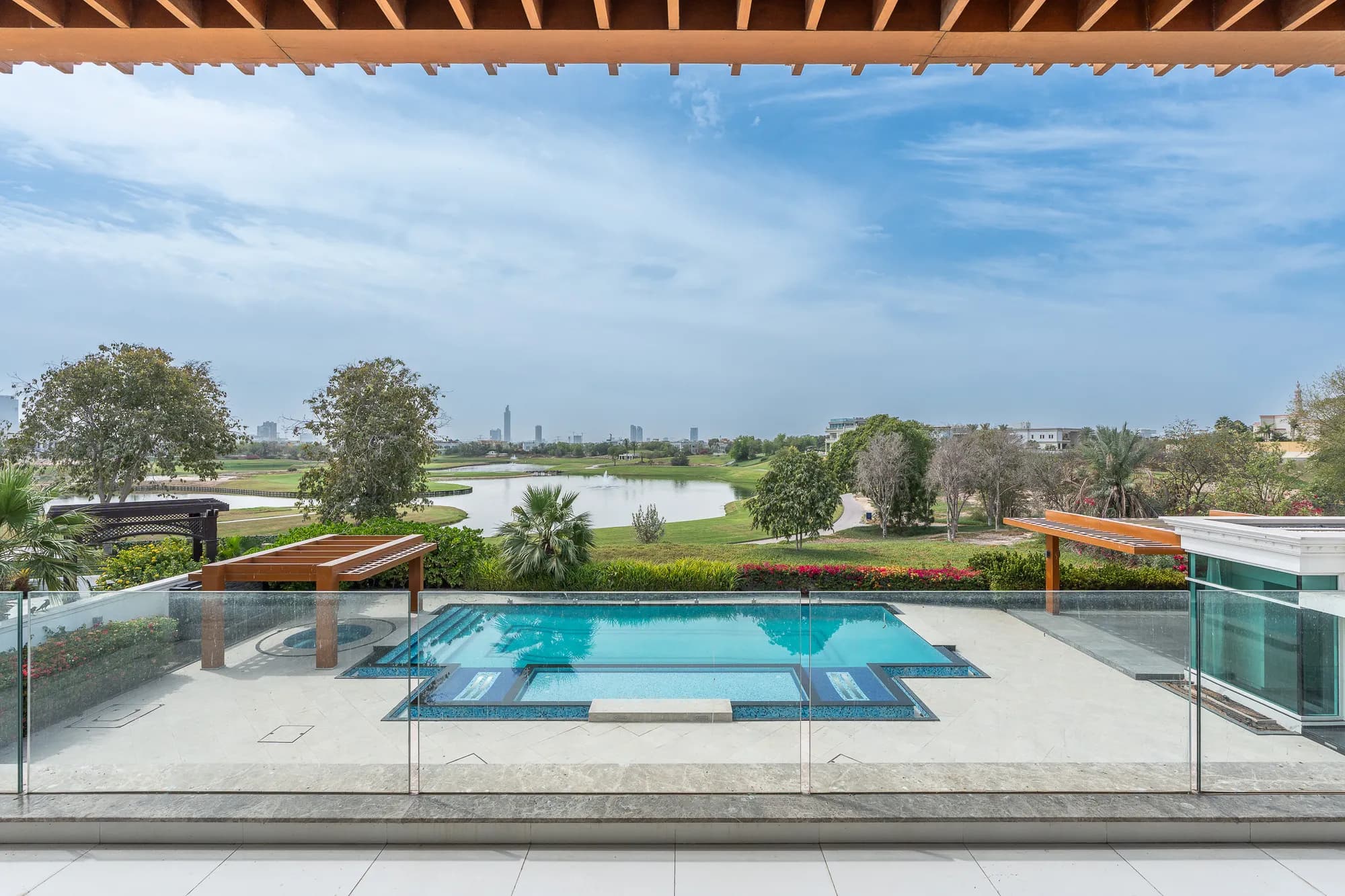 6-Bed Villa, Emirates Hills, photo 1