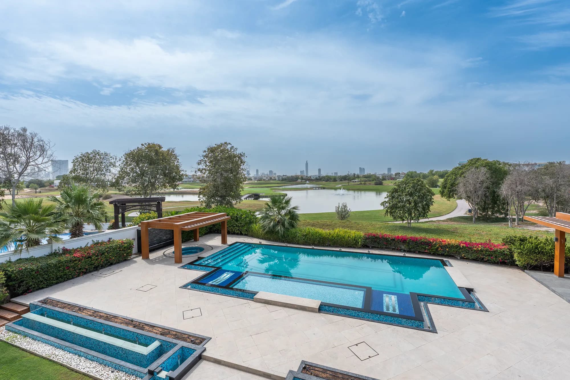 6-Bed Villa, Emirates Hills, фото 3
